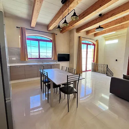 Ta' Pawlu Farmhouse - Holiday home *